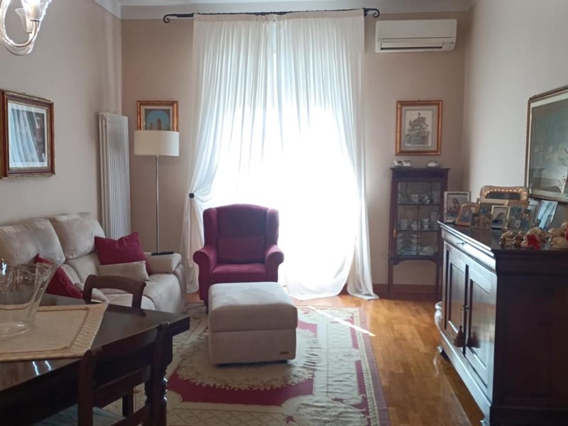 Appartamento in Vendita a Lucca, zona Sant'Anna, 342'000€, 110 m², con Box