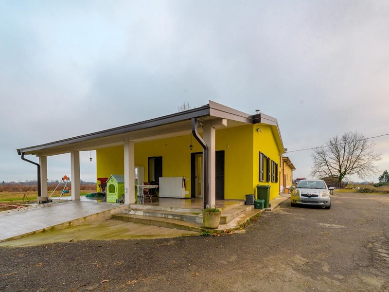 Casa Indipendente in Vendita a Modena, zona Ganaceto, 435'000€, 90 m², con Box