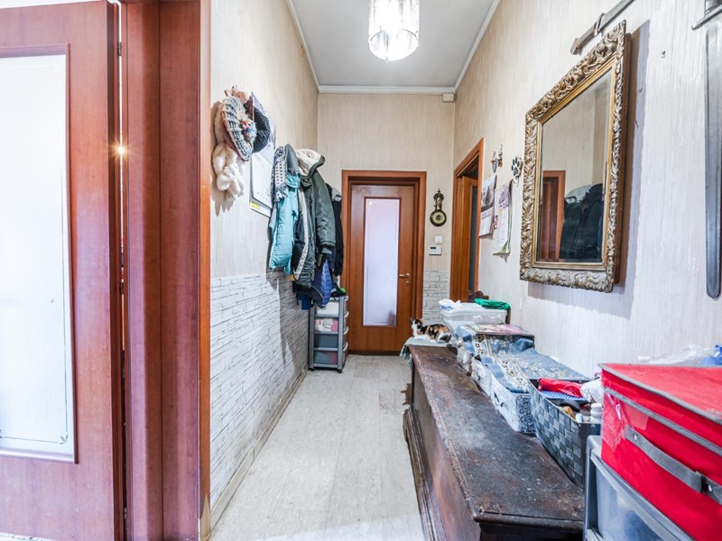 Appartamento in Vendita a Modena, 300'000€, 150 m², con Box