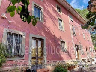 Villa in Vendita a Vecchiano, 380'850€, 435 m², con Box