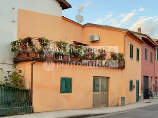 Casa Indipendente in Vendita a Lucca, zona San Marco, 188'000&euro;, 130 m²
