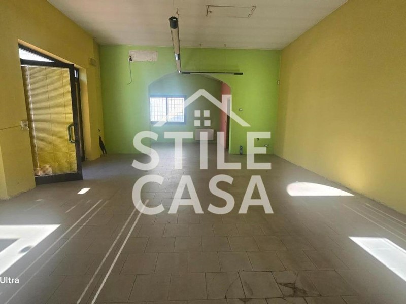Immobile commerciale in Vendita a Altopascio, 120'000€, 76 m²