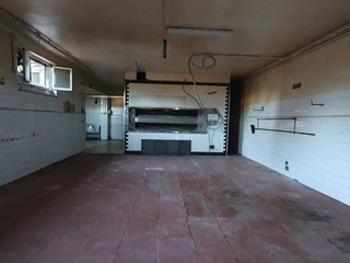 Immobile commerciale in Vendita a Capannori, 110'000€, 186 m²