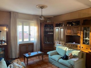 Appartamento in Vendita a Cascina, 150'000€, 85 m², con Box