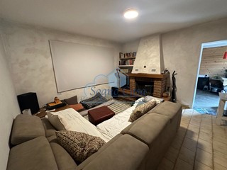 Casa Indipendente in Vendita a Castelnuovo Magra, zona Colombiera, 120'000€, 85 m², arredato