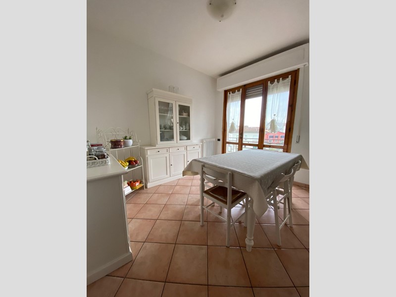 Appartamento in Vendita a Castelfranco di Sotto, 145'000€, 120 m², con Box