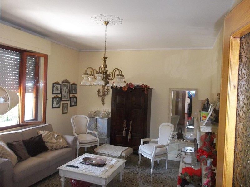 Casa Indipendente in Vendita a Ponsacco, 265'000€, 210 m², arredato, con Box