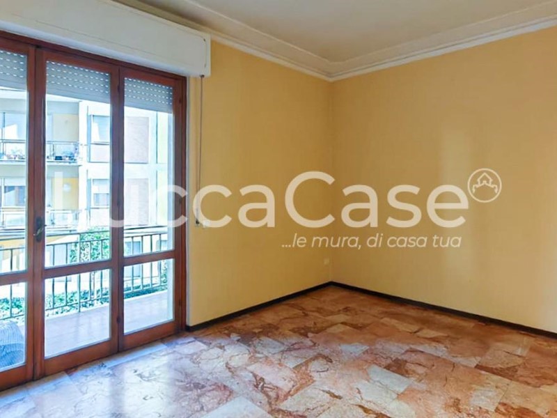 Trilocale in Vendita a Lucca, zona Sant'Anna, 220'000&euro;, 95 m², arredato