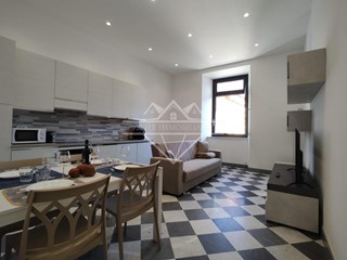 Bilocale in Affitto a Carrara, 750€, 60 m², arredato