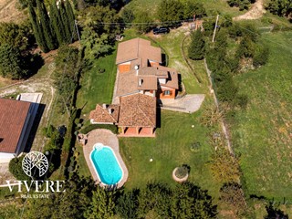 Villa in Vendita a Acquasparta, 420'000€, 237 m²