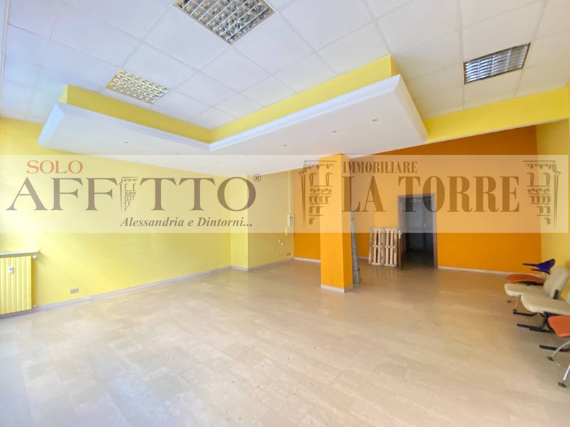 Immobile commerciale in Vendita a Alessandria, 49'000€, 70 m²