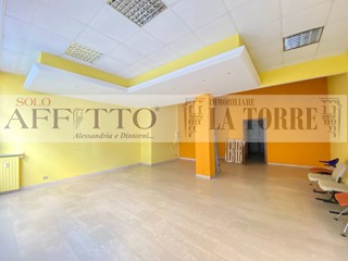 Immobile commerciale in Vendita a Alessandria, 49'000€, 70 m²