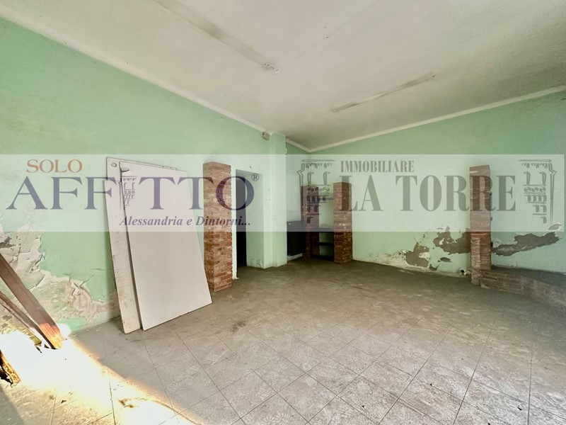 Magazzino in Affitto a Alessandria, 250€, 70 m²