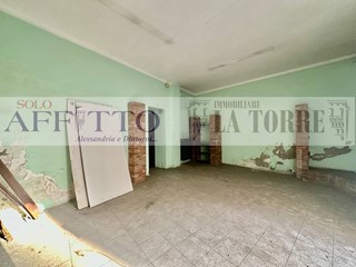 Magazzino in Affitto a Alessandria, 250€, 70 m²