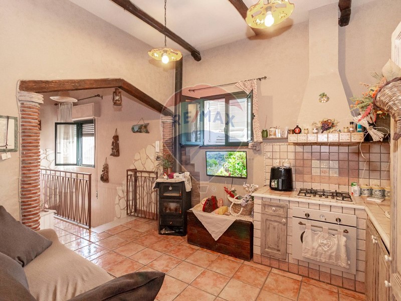 Casa Indipendente in Vendita a Belpasso, 110'000€, 84 m²