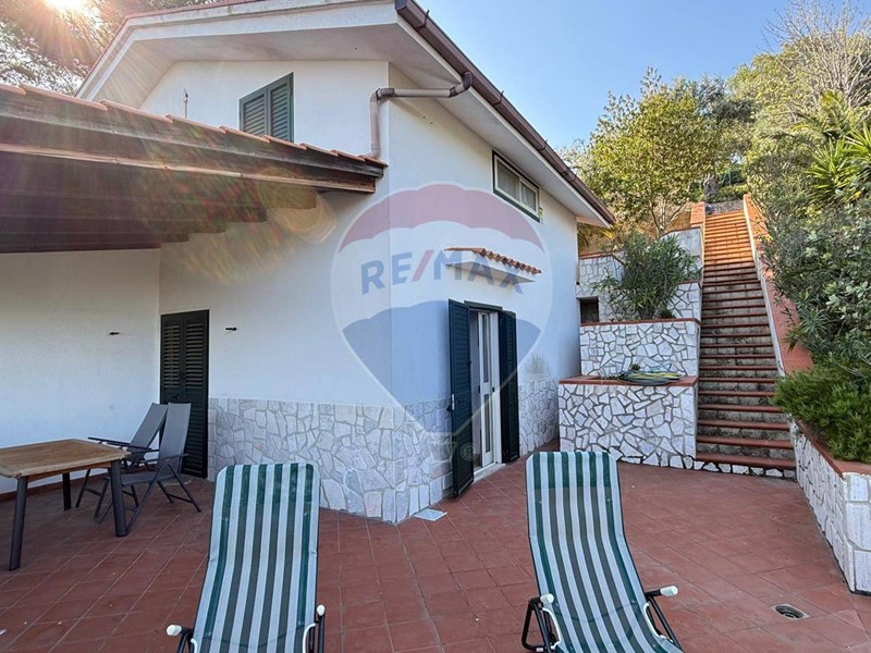 Villa in Vendita a Vieste, 220'000€, 140 m²