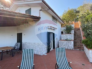 Villa in Vendita a Vieste, 220'000€, 140 m²