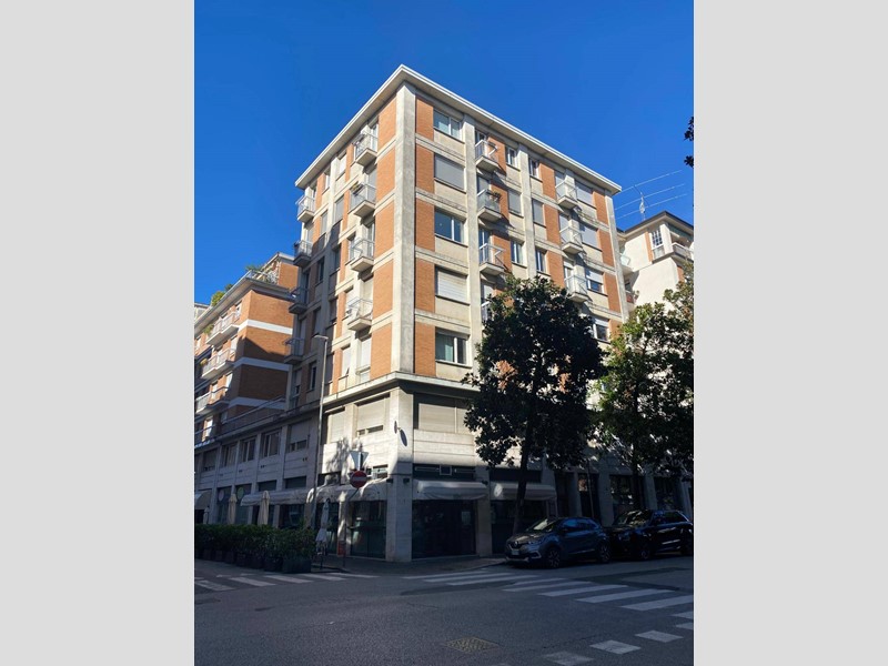 Ufficio in Affitto a Udine, 750€, 80 m²
