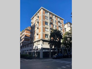 Ufficio in Affitto a Udine, 750€, 80 m²