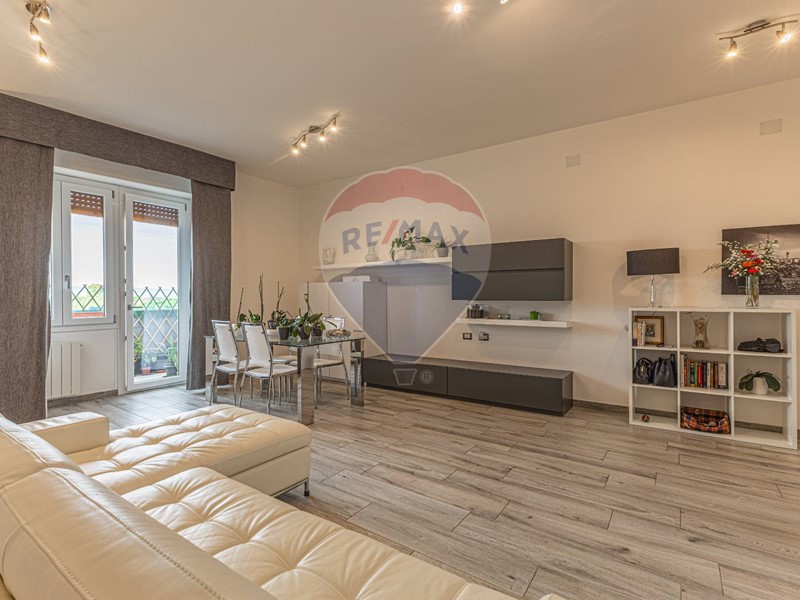 Quadrilocale in Vendita a Sassari, 185'000€, 132 m²