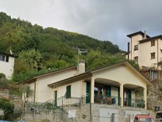 Appartamento in Vendita a San Colombano Certenoli, 80'000&euro;, 194 m²