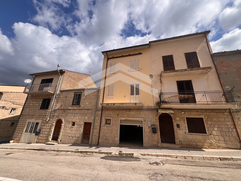 Quadrilocale in Vendita a Petrella Tifernina, 80'000€, 170 m²