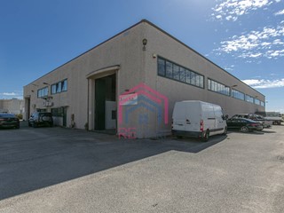 Capannone in Affitto a Pomezia, 5'500&euro;, 1200 m²