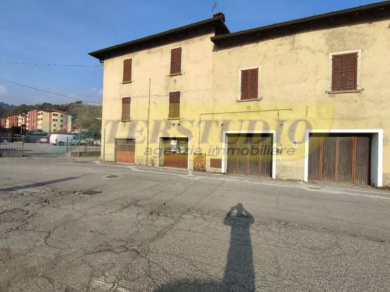 Villa in Vendita a Pontida, 200'000€, 500 m²