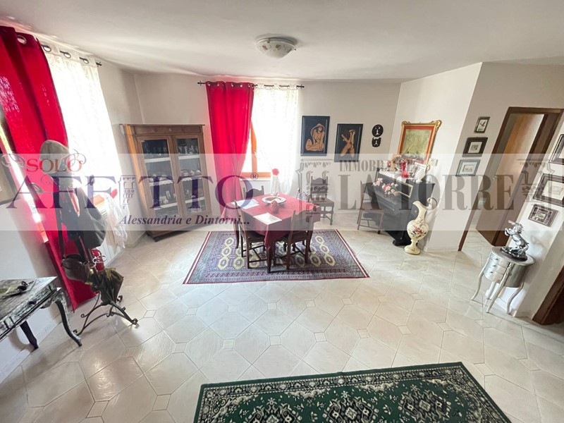Villa in Vendita a Quattordio, 148'000€, 200 m²