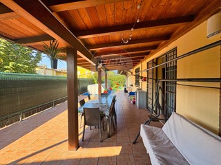 Quadrilocale in Vendita a Reggio Emilia, 259'000€, 200 m²