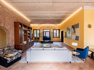 Rustico in Vendita a Casalmaggiore, 430'000&euro;, 573 m²