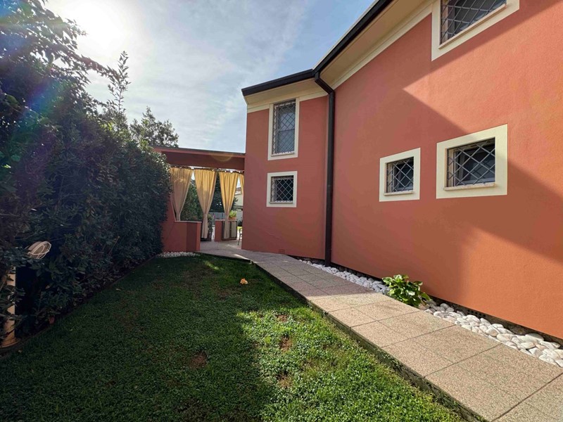 Villa in Vendita a Camaiore, 750'000&euro;, 150 m²
