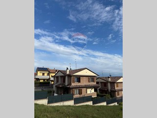 Bilocale in Affitto a Camerata Picena, 500€, 50 m²