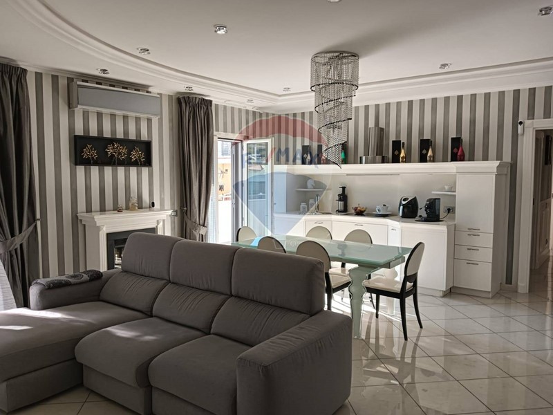 Trilocale in Vendita a Casoria, 230'000€, 110 m²