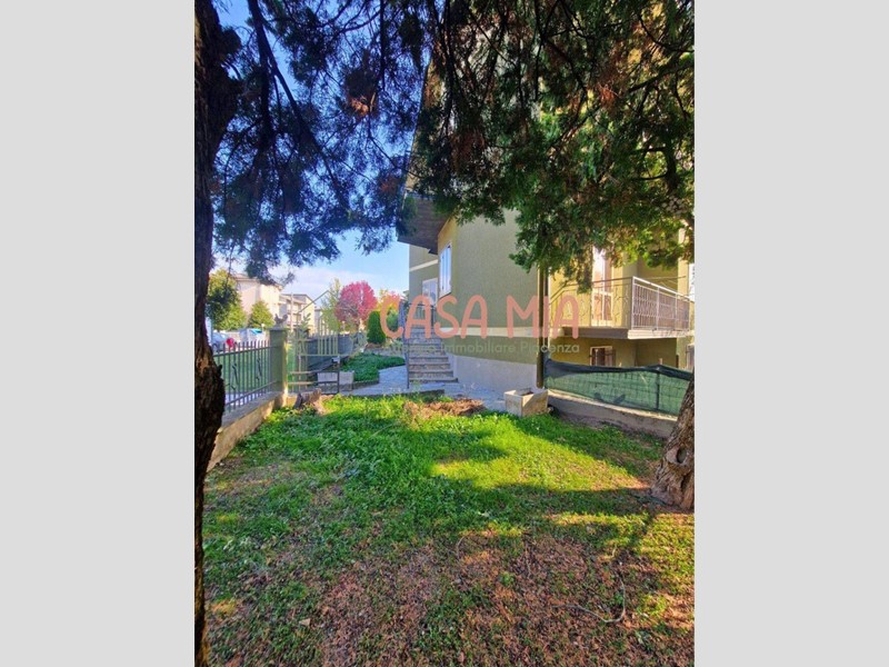 Quadrilocale in Vendita a Castel San Giovanni, 190'000€, 143 m²