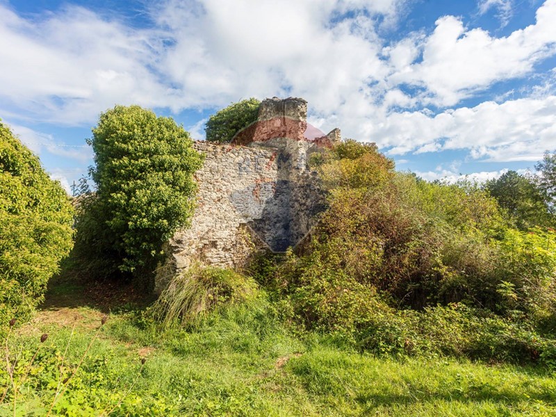 Rustico in Vendita a Castiglione d'Orcia, 107'000€, 400 m²