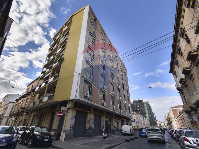 Quadrilocale in Vendita a Catania, 165'000&euro;, 130 m²