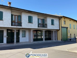 Immobile commerciale in Vendita a Cazzago San Martino, 74 m²