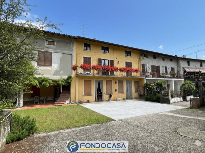 Trilocale in Vendita a Cazzago San Martino, 59'900€, 91 m²
