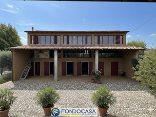 Rustico in Vendita a Cazzago San Martino, 99'000€, 420 m²