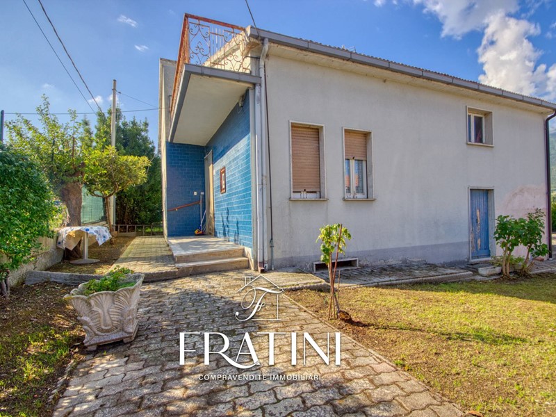 Casa Indipendente in Vendita a Civitella del Tronto, 80'000€, 150 m²