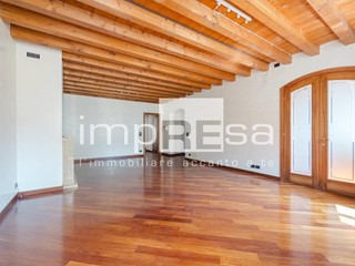 Quadrilocale in Vendita a Conegliano, 540'000€, 164 m²