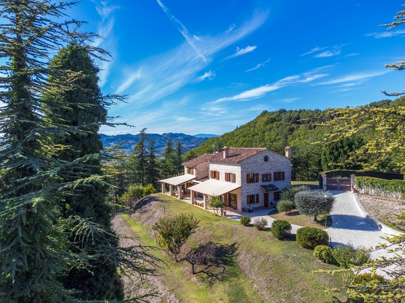 Rustico in Vendita a Fermignano, 1'400'000&euro;, 335 m²