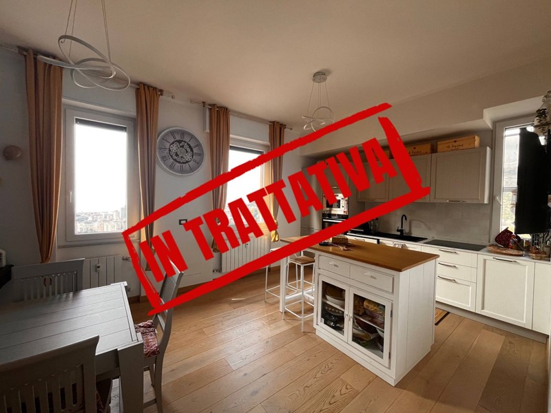 Appartamento in Vendita a Genova, 299'000&euro;, 147 m²