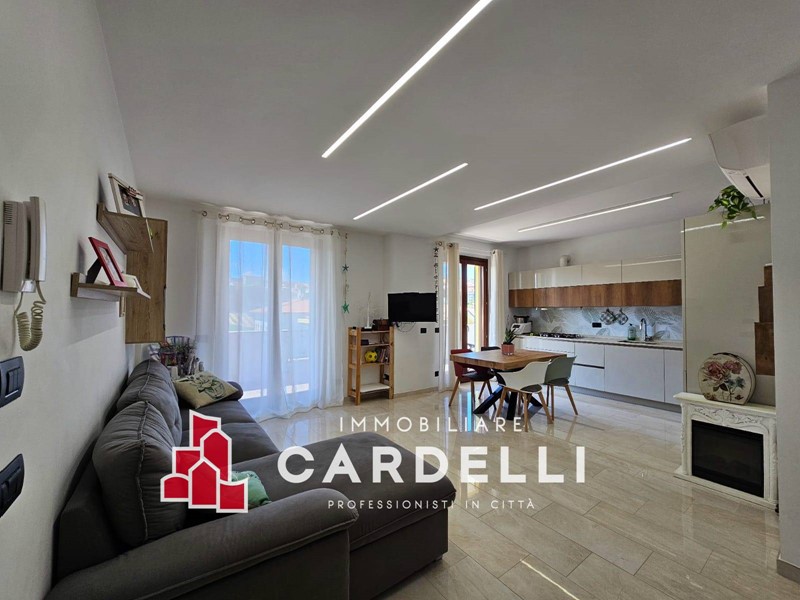 Quadrilocale in Vendita a Monte Urano, 195'000€, 140 m²