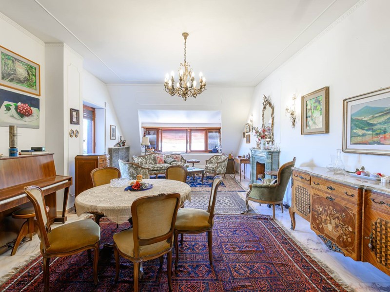 Attico in Vendita a Monterotondo, 329'000€, 215 m²