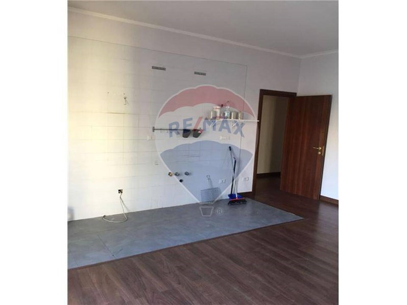 Trilocale in Vendita a Napoli, 245'000€, 70 m²