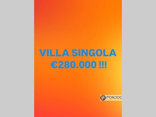 Villa in Vendita a Palazzolo sull'Oglio, 280'000€, 280 m²