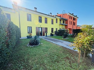 Villetta a schiera in Vendita a Borgo Mantovano, 170'000&euro;, 142 m²