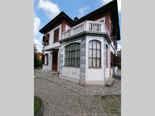 Villa bifamiliare in Vendita a Giaveno, 440'000€, 455 m²